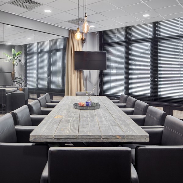 Inview Amersfoort - boardroom met zwarte stoelen