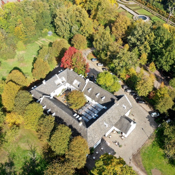 7. Erenstein-Exterieur-Luchtfoto_2