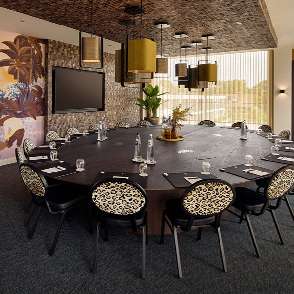 Van der Valk Hotel Nuland - 's-Hertogenbosch - ronde opstelling