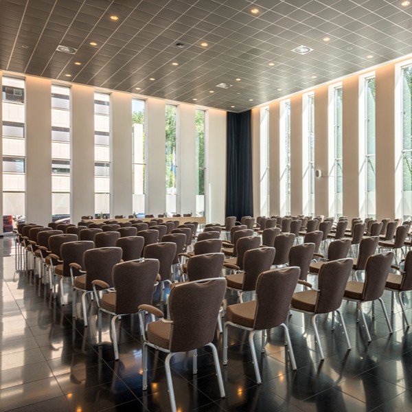 8. NH Den Haag - theater