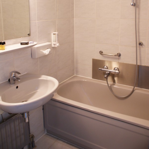 9. Nieuwvliet-Interior-Rooms-2pComfBalcony 02940