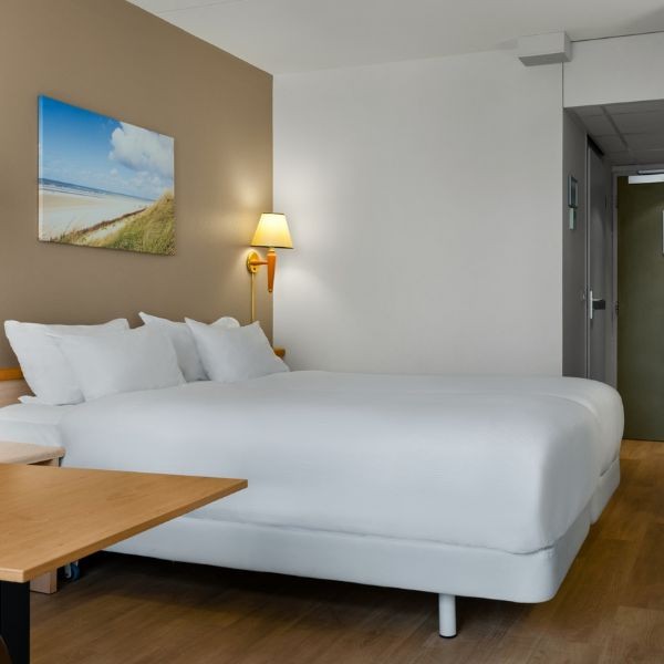 4. NH Zandvoort - Hotelkamer