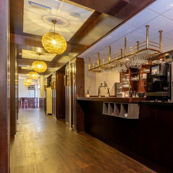 zaal bar