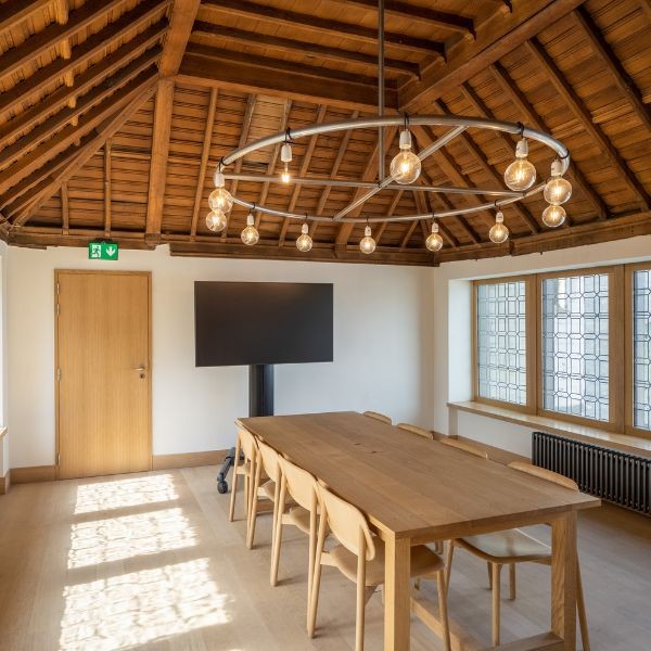 72_dpi_klein-20220411_HetSteen_Boardroom2 (1)