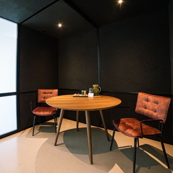 9. CoachLounge - Studio 2.jpg