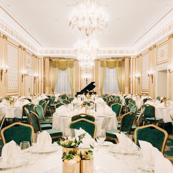 3. Hotel Bristol - Feestzaal.jpg
