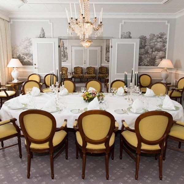 7. Hotel Bristol - Diner zaal.jpg