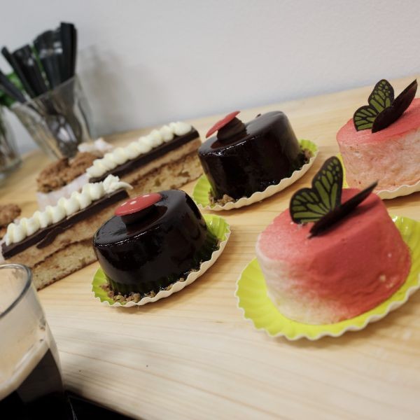 11. Vergaderlocatie Cuul-Gebakjes (1)