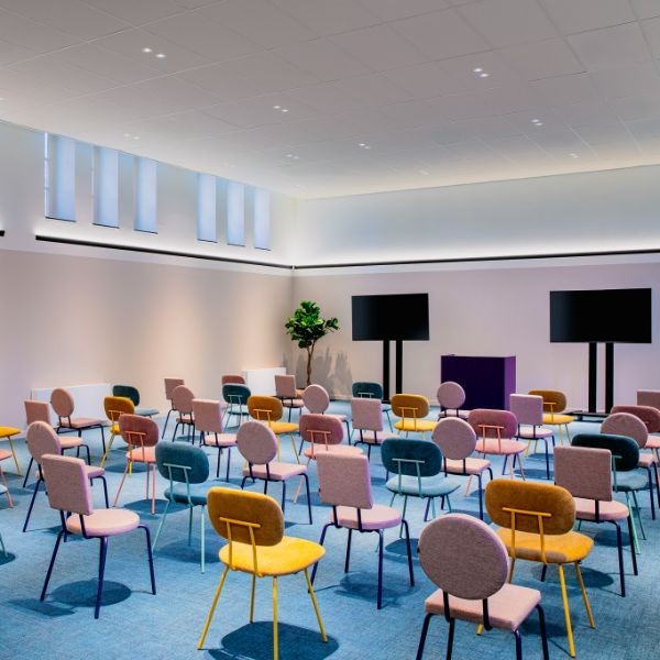 10. The Rebyl - Meeting Room