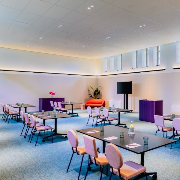 8. The Rebyl - Meeting Room