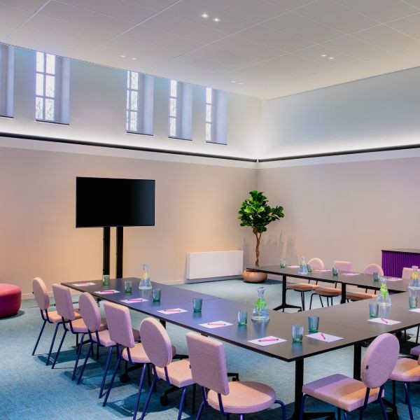9. The Rebyl - Meeting Room