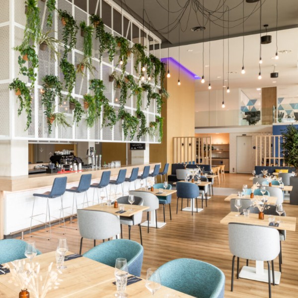 3. Holiday-Inn-Express-Amsterdam-North-R - kopie.png