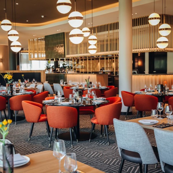 3. Van der Valk Schiedam - Restaurant.png