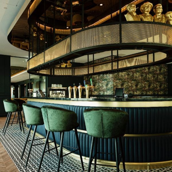 7. Van der Valk Schiedam - bar.jpeg