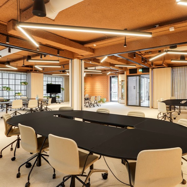 10. HNK Sloterdijk Showroom