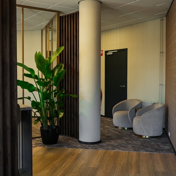7. lounge