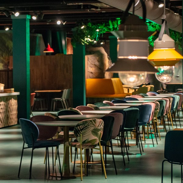 3. Bush Restaurant Burger's Zoo