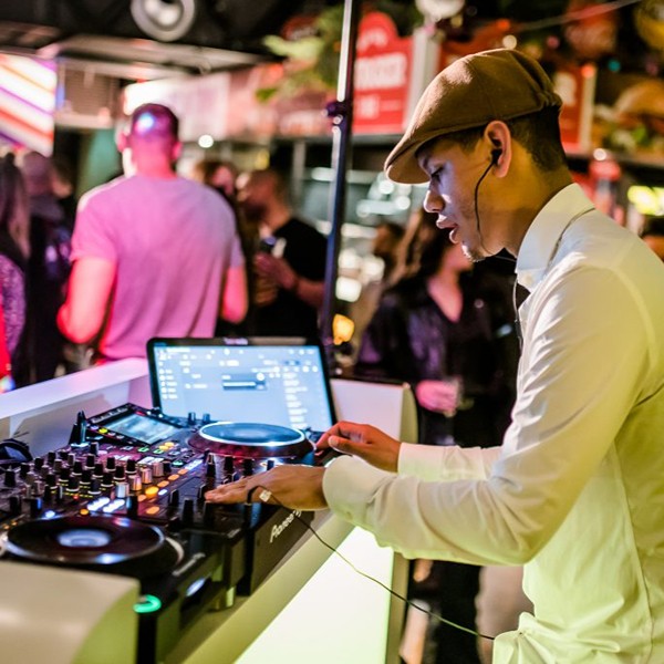 Hofhouse - dj