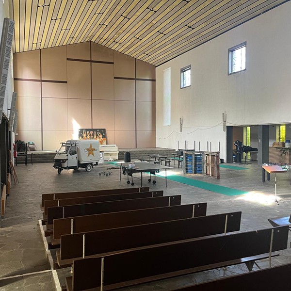 ManicOrganic - kerk binnenkant