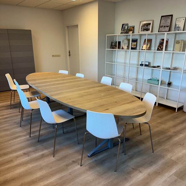 ManicOrganic - ovale tafel, boardroom