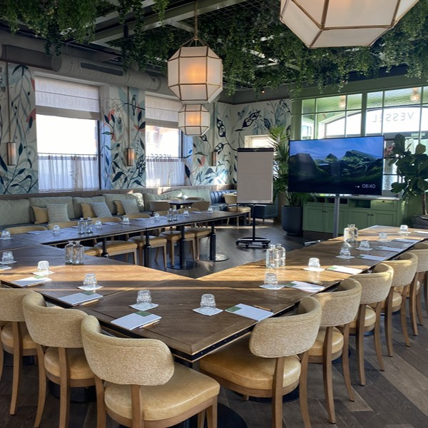 The July Amsterdam Boat & Co- U-vorm