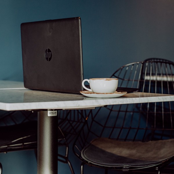 Dekker Zoetermeer - koffie + laptop