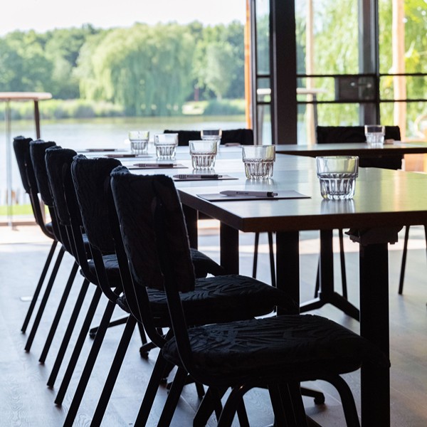 Dekker Zoetermeer - vergaderzaal met raam