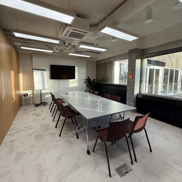 Dotslash kleine zaal