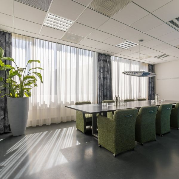 2. Postillion Utrecht Bunnik  - Boardroom groen.JPG