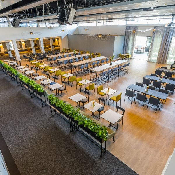3. Postillion Utrecht Bunnik - Restaurant van boven.JPG