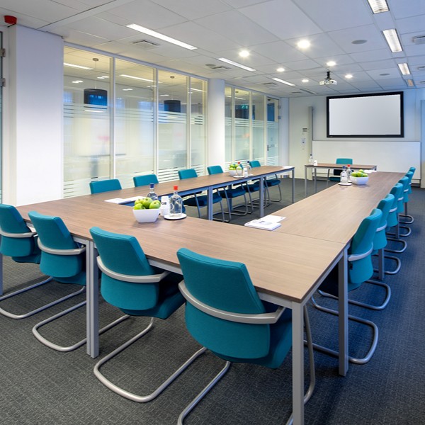 8. BCN Utrecht CS Zaal 5.2 - Type E - U Opstelling - Zijkant