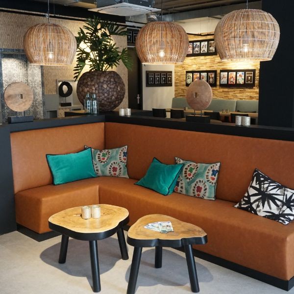 3. Tribes Brussel Centraal Station - Lounge