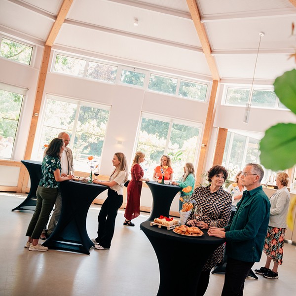 3. dierenpark amersfoort borrel met sta tafels