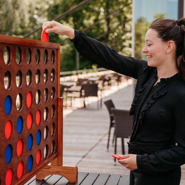 Hotel Mitland - spel