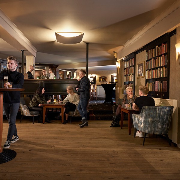 9. Private_bar_1_LR
