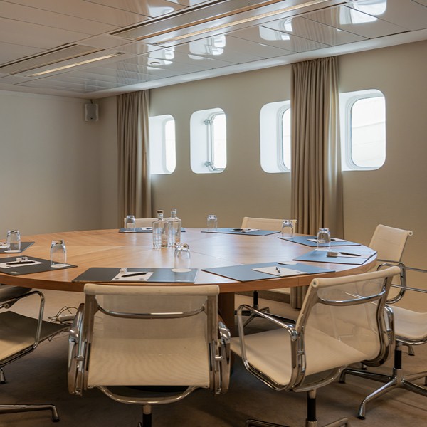 SS Rotterdam - boardroom