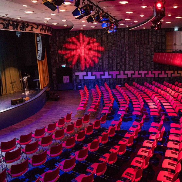 SS Rotterdam - podium