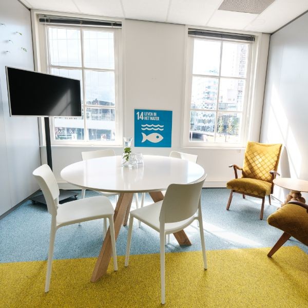 5. Social Impact Factory - zaal ronde tafel
