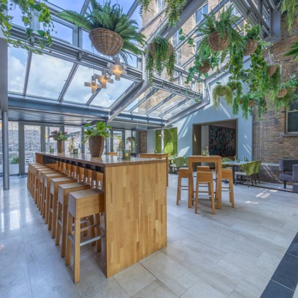 12. Leonardo Hotel Breda - wintertuin-22