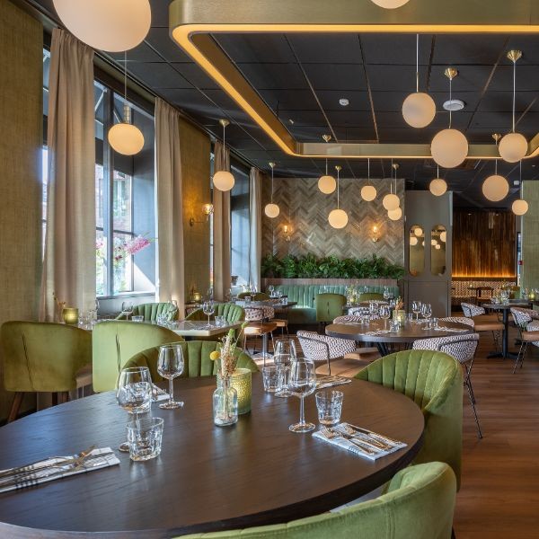 3. Restaurant (3)