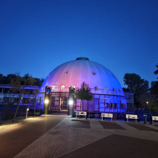 Planetarium - 11 parkeerplaats