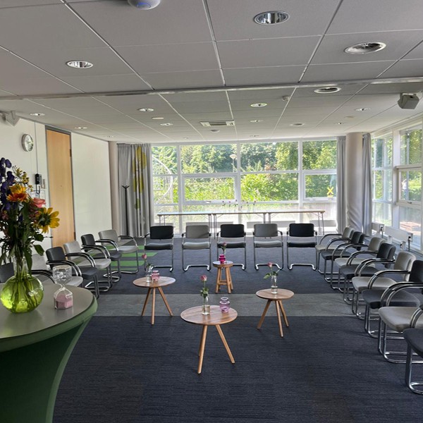 Planetarium - zaal U-vorm stoelen