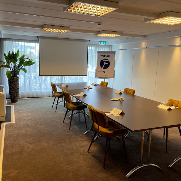 10. Loosdrecht-Interieur-Zalen-Tjalk_1