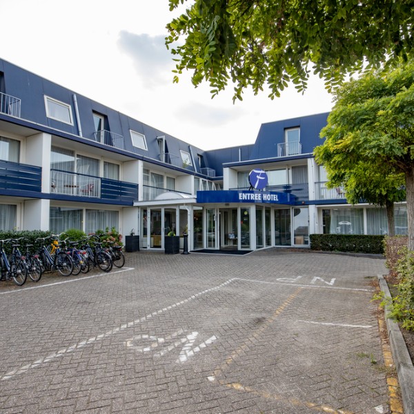5. Loosdrecht-Exterieur-Pand-Entree