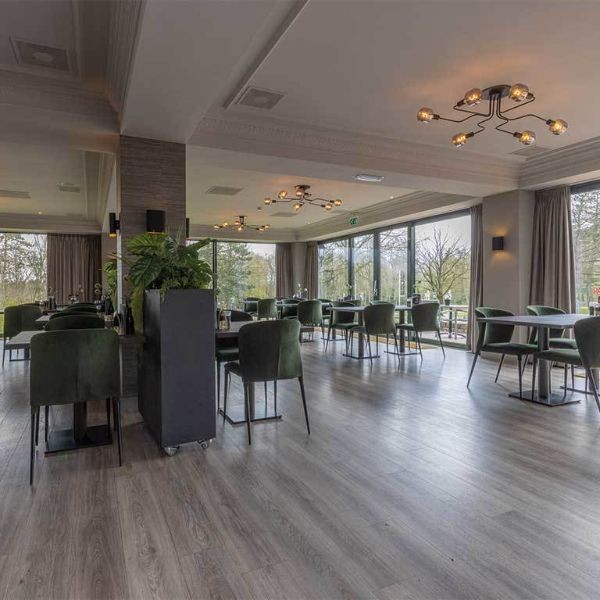 4. Hunzebergen - Restaurant 2.jpg