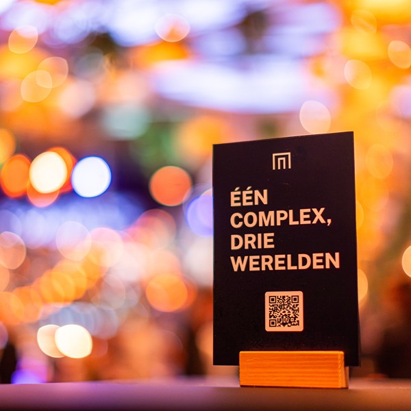 Midden Nederland Hallen - bordje QR code